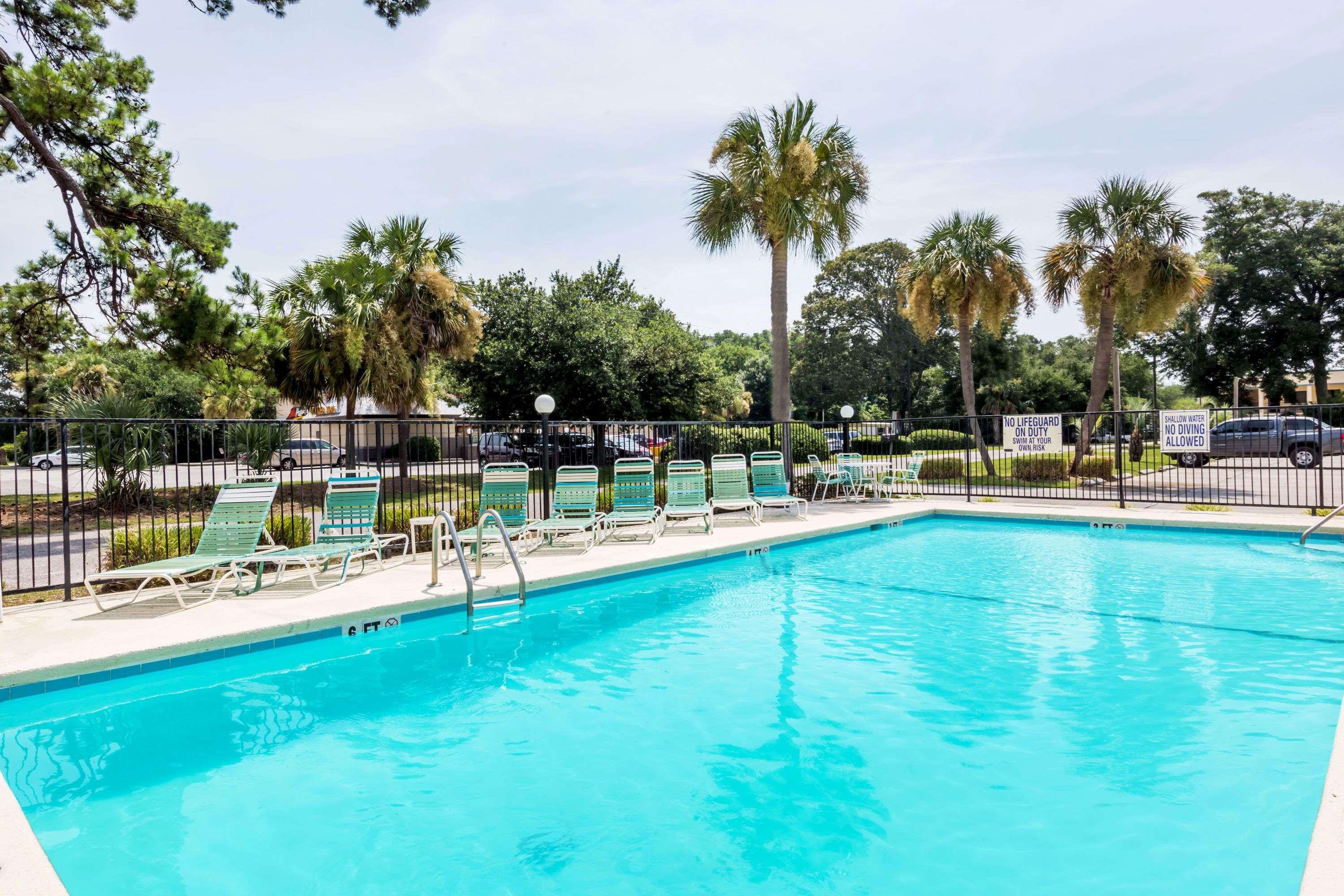 Days Inn By Wyndham Little River Esterno foto