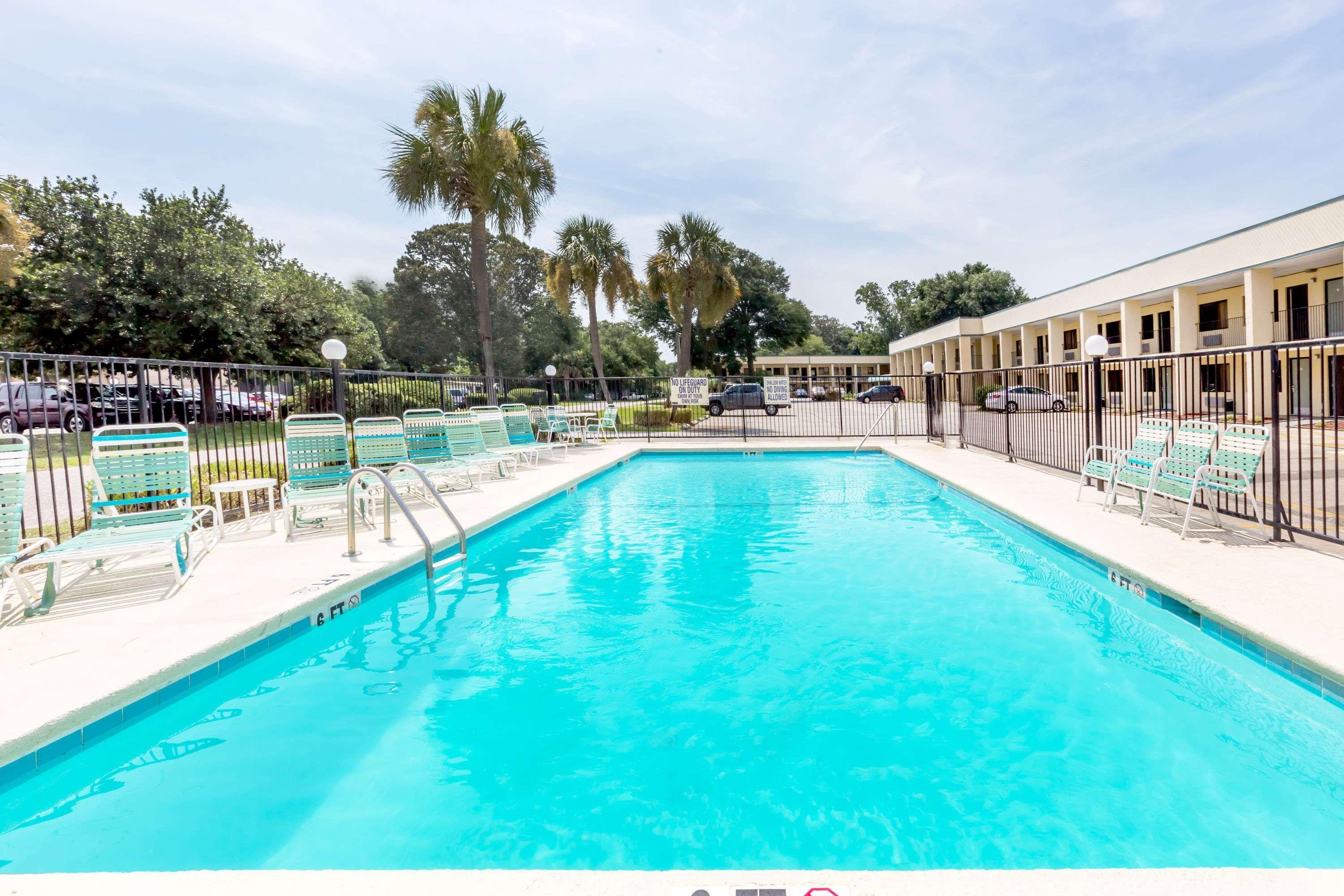 Days Inn By Wyndham Little River Esterno foto