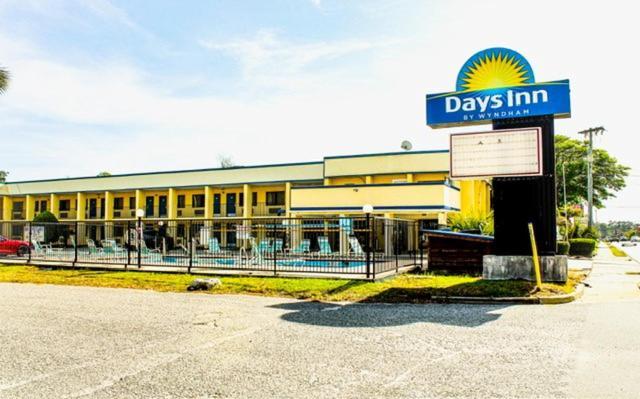 Days Inn By Wyndham Little River Esterno foto